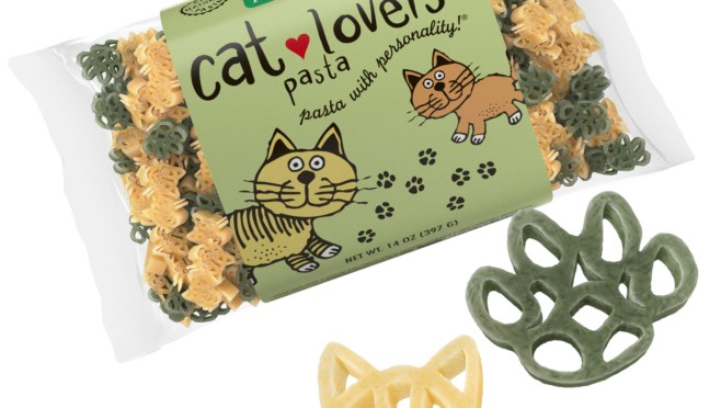 Cat Lovers Pasta Bag with pasta pieces