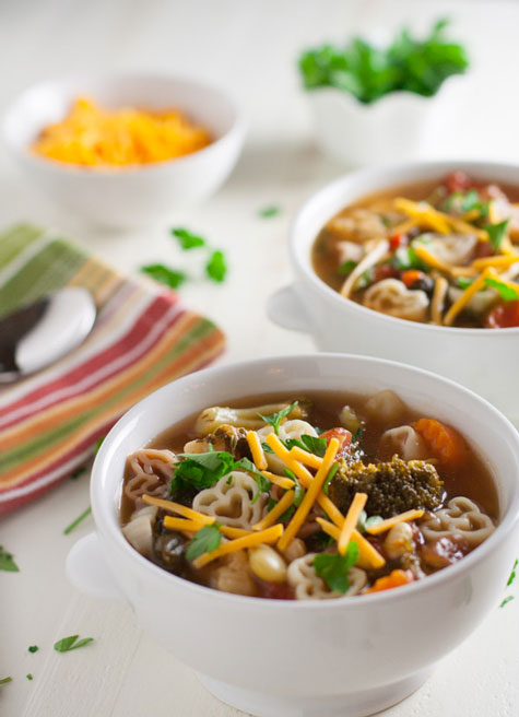 chunky-vegetable-soup-with-pasta