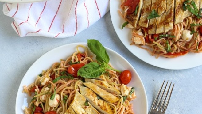 Margherita Pasta with Chicken | Take your favorite pizza and make a wonderful pasta dish! Simple, fresh, and delicious! Add chicken to take it up a notch...yum! | Pastashoppe.com