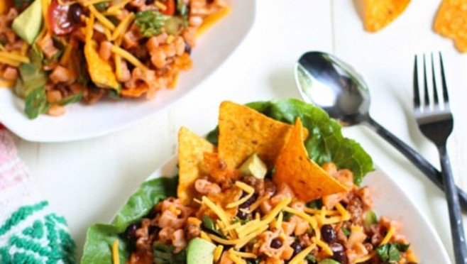 Mexican Chef Pasta Salad | Cha Cha Cha! Easy delish combo of sweet and tangy dressing with seasoned taco meat and fresh tomatoes, avocados and pasta. Add Doritos or corn chips - and the entire family goes crazy! A one pot yummy meal. Perfect for summer or beachside! | WorldofPastabilities.com