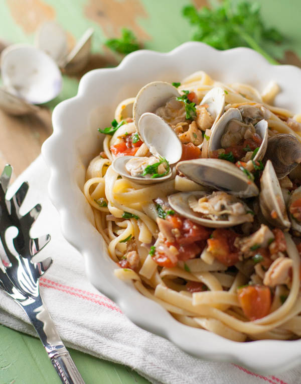 Linguine with White Clam Sauce Recipe — The Mom 100