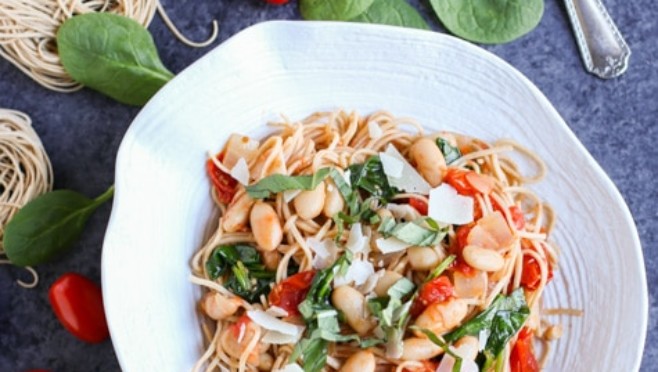 Roasted Tomatoes, White Beans, and Spinach with Whole Wheat Pasta
